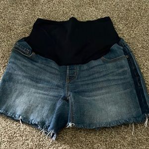 Maternity shorts